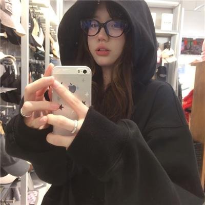 八零甜妻脸红红，教官老公追着哄